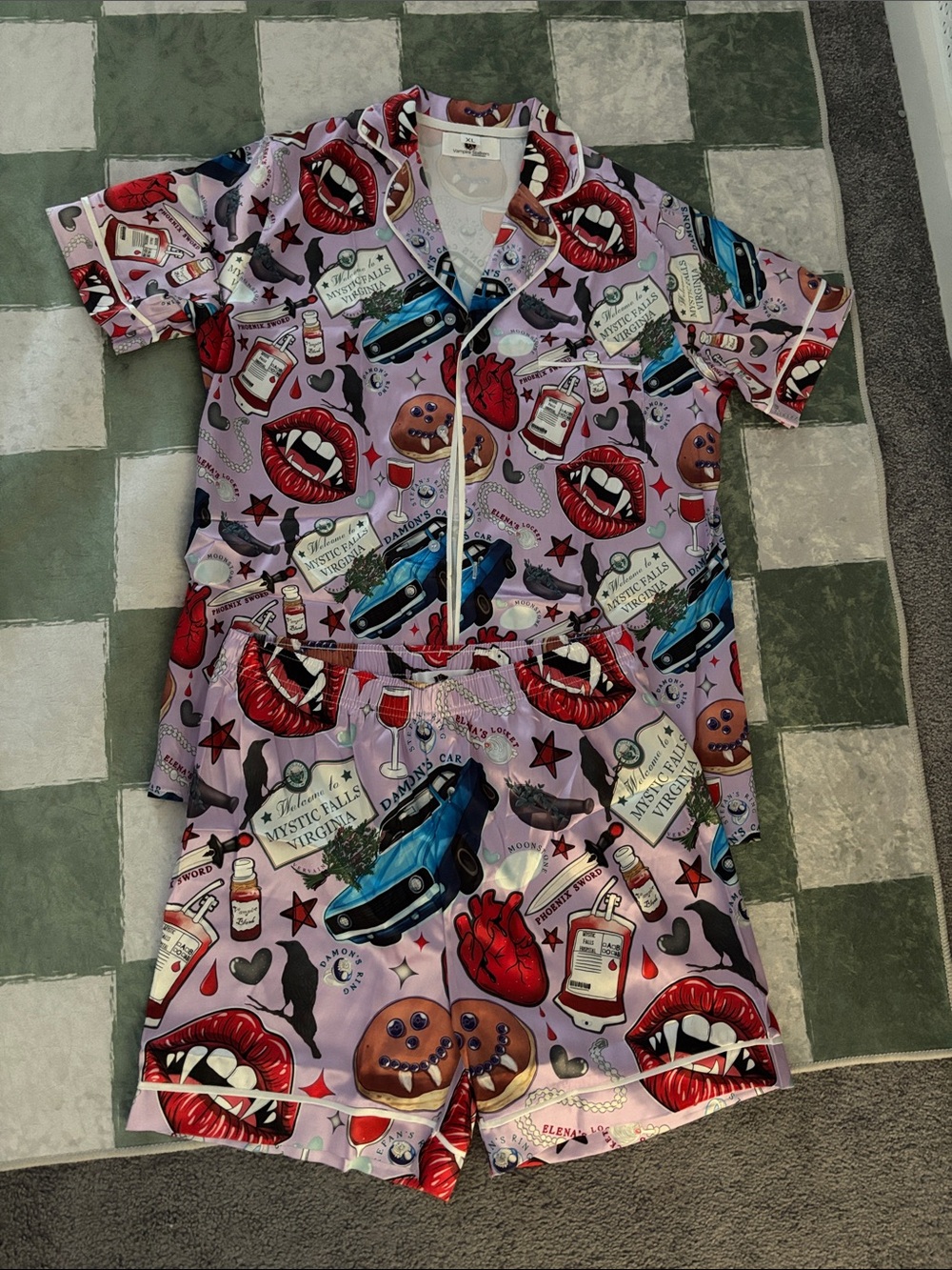 Vampire Stalkers The Vampire Diaries XL Graphic Top & Shorts Lavender PJ set